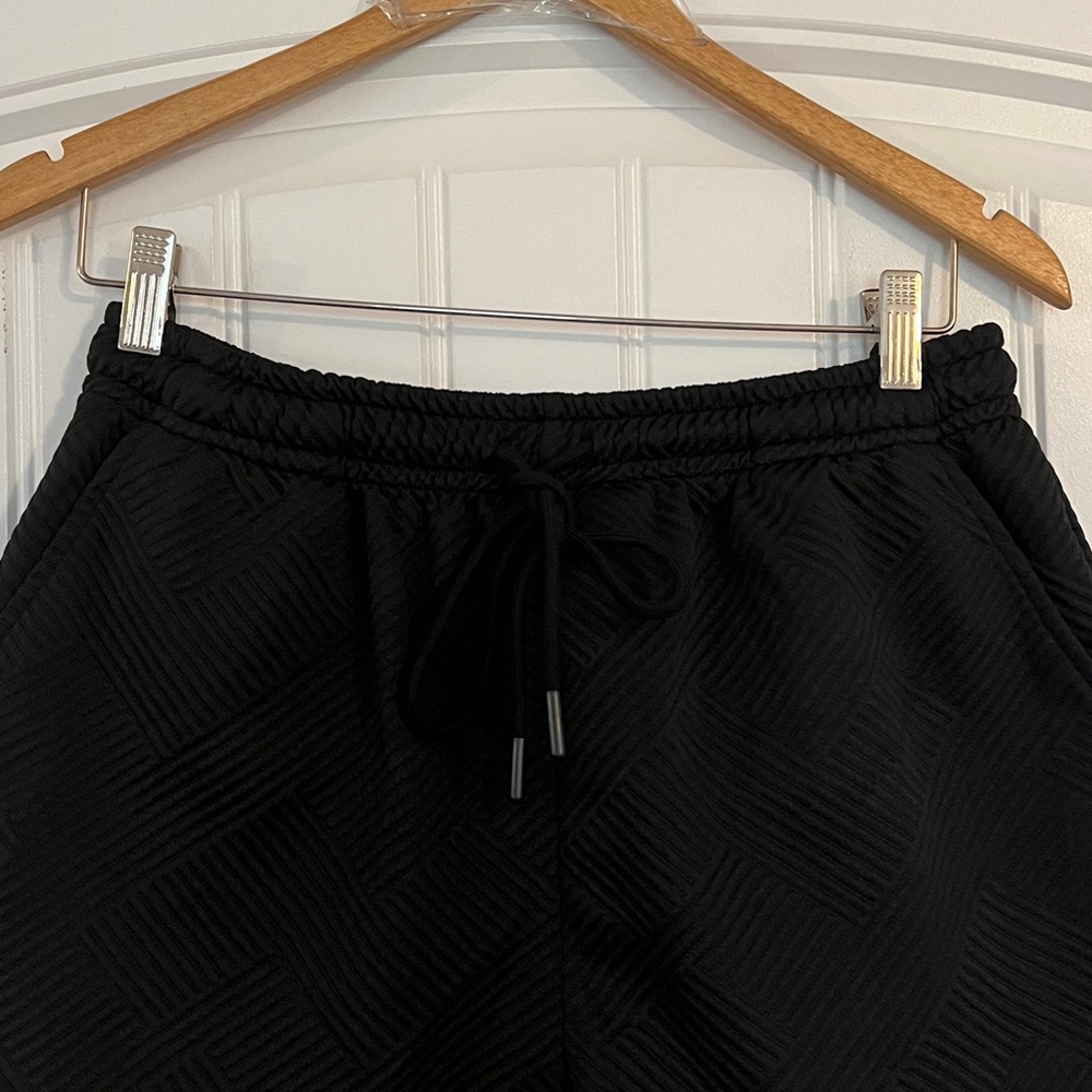 Shorts Size Large pockets
